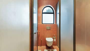 Deluxe Villa | Bathroom