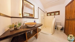 Dusche, Seife, Toilettenpapier