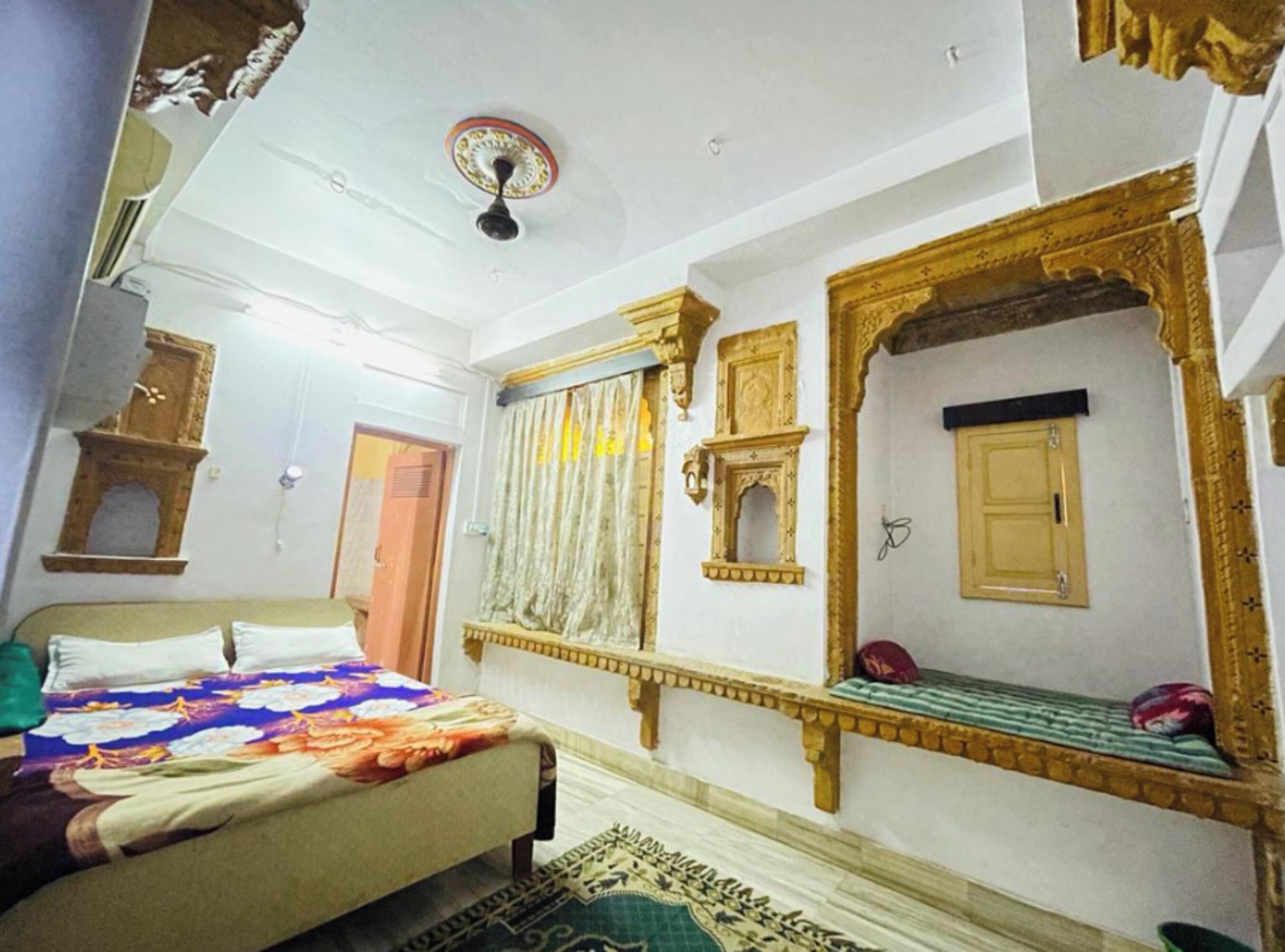 Deluxe Double Room, City View | Desk, free WiFi