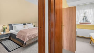 3 bedrooms, iron/ironing board, travel cot, free WiFi