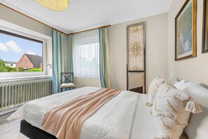 Room - Lilith Holiday Apartment: for families with a dog, 2 bedrooms, central location (Büsum)