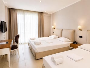 In-room safe, soundproofing, free WiFi