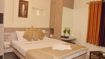 Elite Double Room, City View | Desk, WiFi (free)
