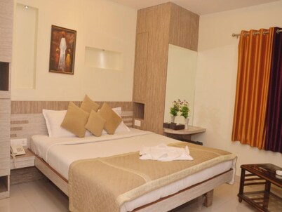 Muzzafarpur Inn Shivam on Motijheel Rd.