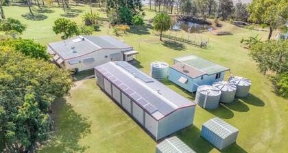 The big catch! - 3.5 acres - pets! - boats - fishing and crabbing!