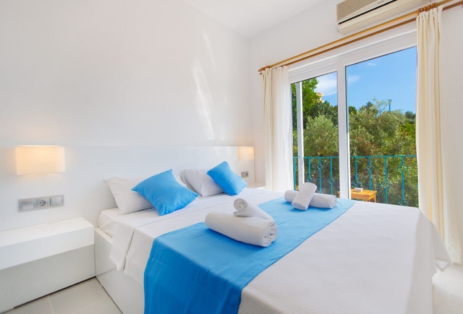 Standard Double Room, Garden View | WiFi (free)