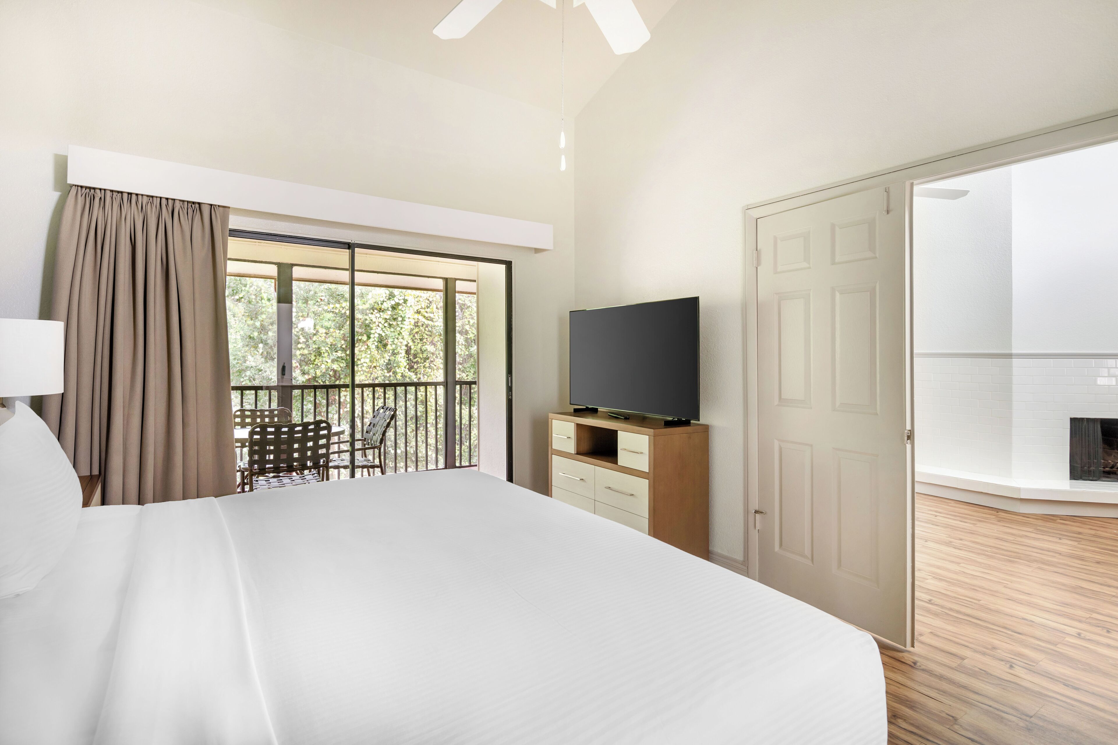 2 bedrooms, WiFi (free), bed sheets