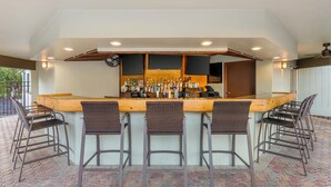 Bar (on property) - More Space, More Memories | Family 2BR Resort Near Disney (Kissimmee)