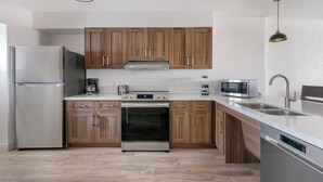 Coffee/tea maker, fridge, microwave, oven - More Space, More Memories | Family 2BR Resort Near Disney (Kissimmee)