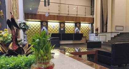 Hotel on Mathura Rd. Riviera Club