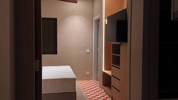 2 chambres, fer et planche à repasser, accès Internet, draps fournis