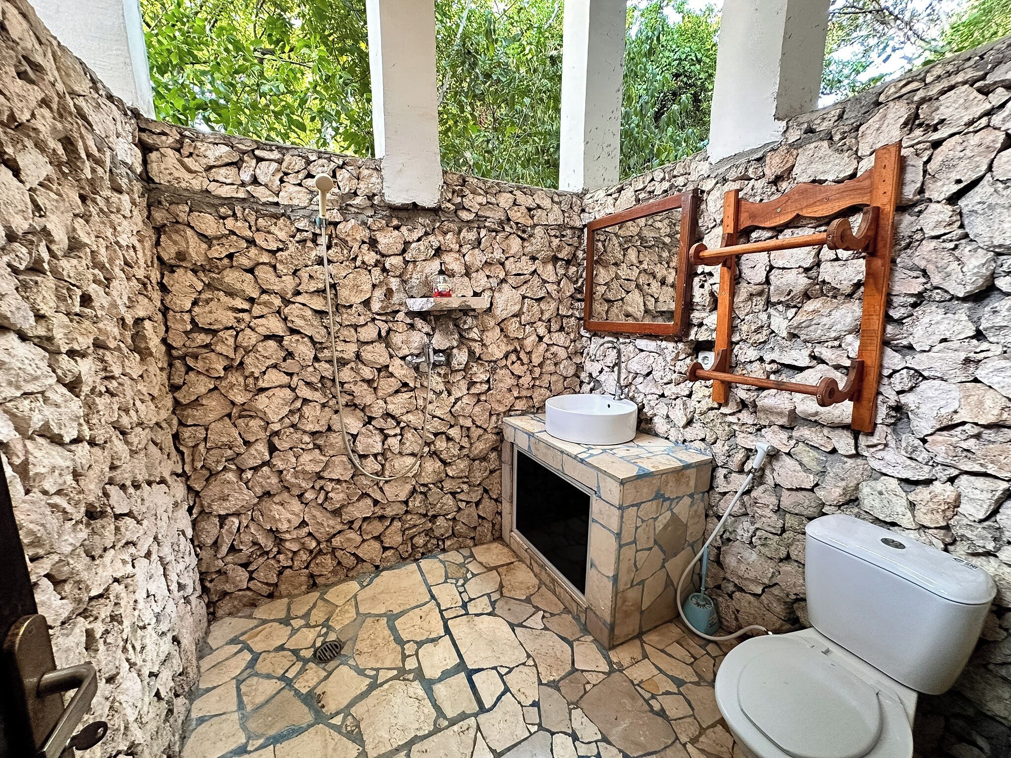 Standard Bungalow, Garden View | Bathroom | Shower, hair dryer, towels