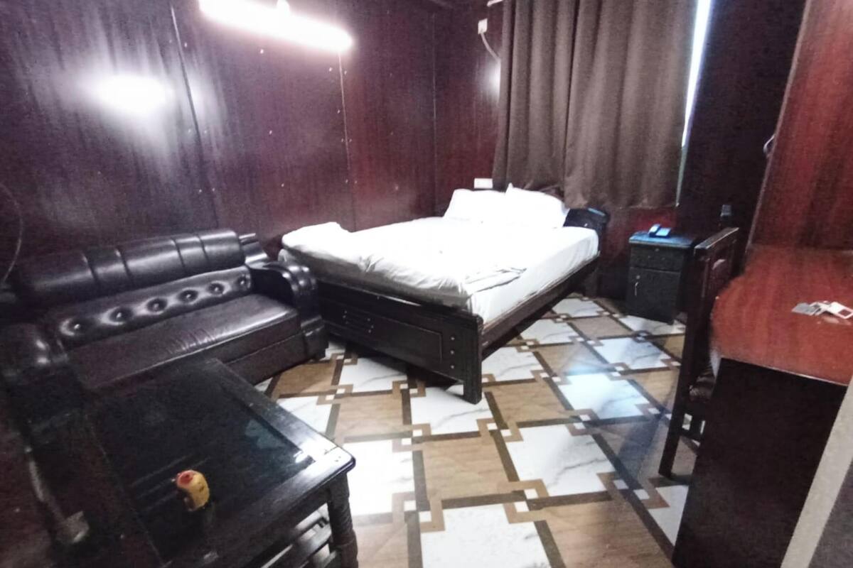 Deluxe Double Room, City View | Desk, WiFi (free)
