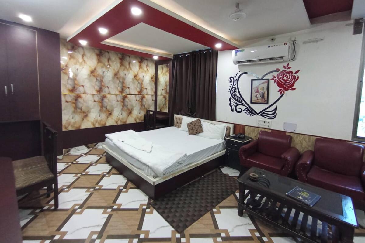 Quarto casal superior, vista para a cidade | Escrivaninha, Wi-Fi de cortesia