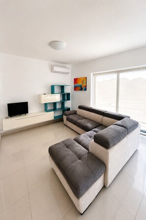 Living area - Perfect 3BR Apartment with Coast View - Fl 1 (Naxxar)