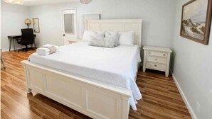3 bedrooms, internet, bed sheets -  Ocean Isle Beach House, Sleeps 11, bike or golfcart distance to the beach (Ocean Isle Beach)