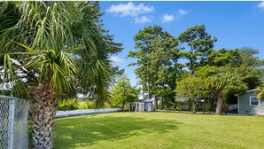 Property grounds -  Ocean Isle Beach House, Sleeps 11, bike or golfcart distance to the beach (Ocean Isle Beach)