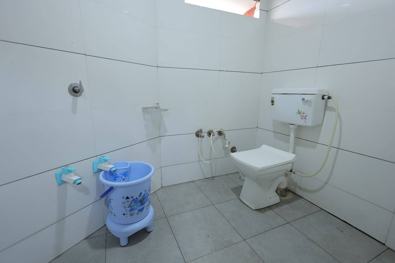 Habitación Deluxe | Baño | Ducha, toallas, jabón y champú