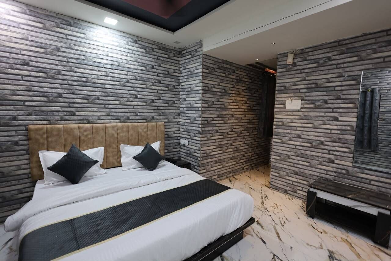 Superior Room | Desk, free WiFi, bed sheets