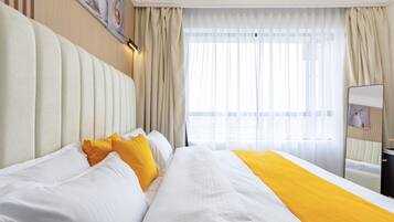 Iron/ironing board, WiFi, bed sheets