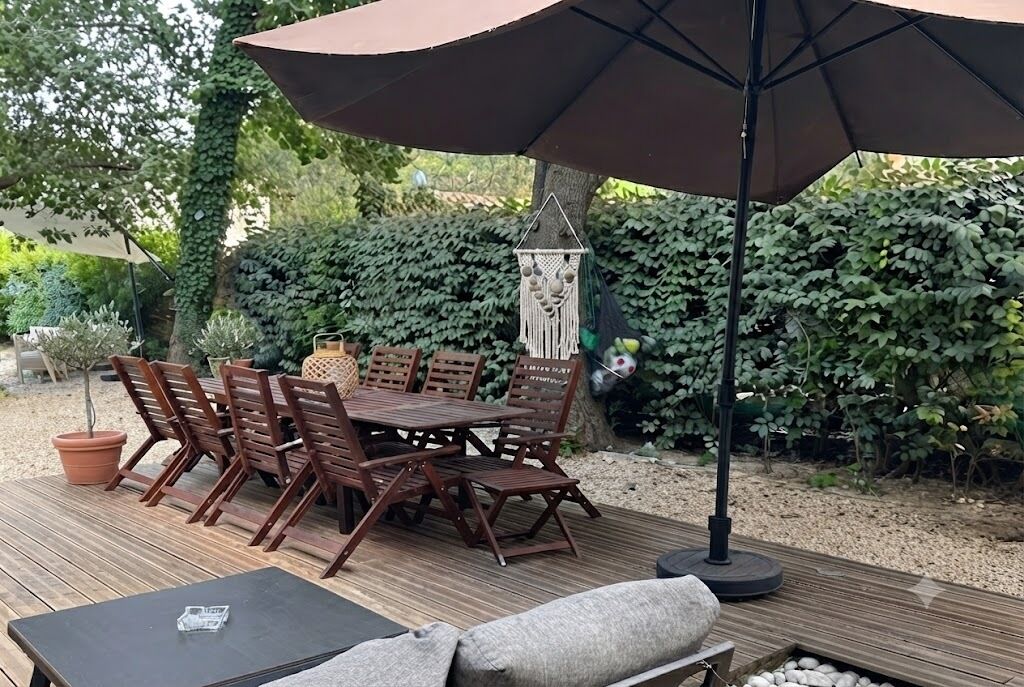 Deluxe House | Outdoor dining