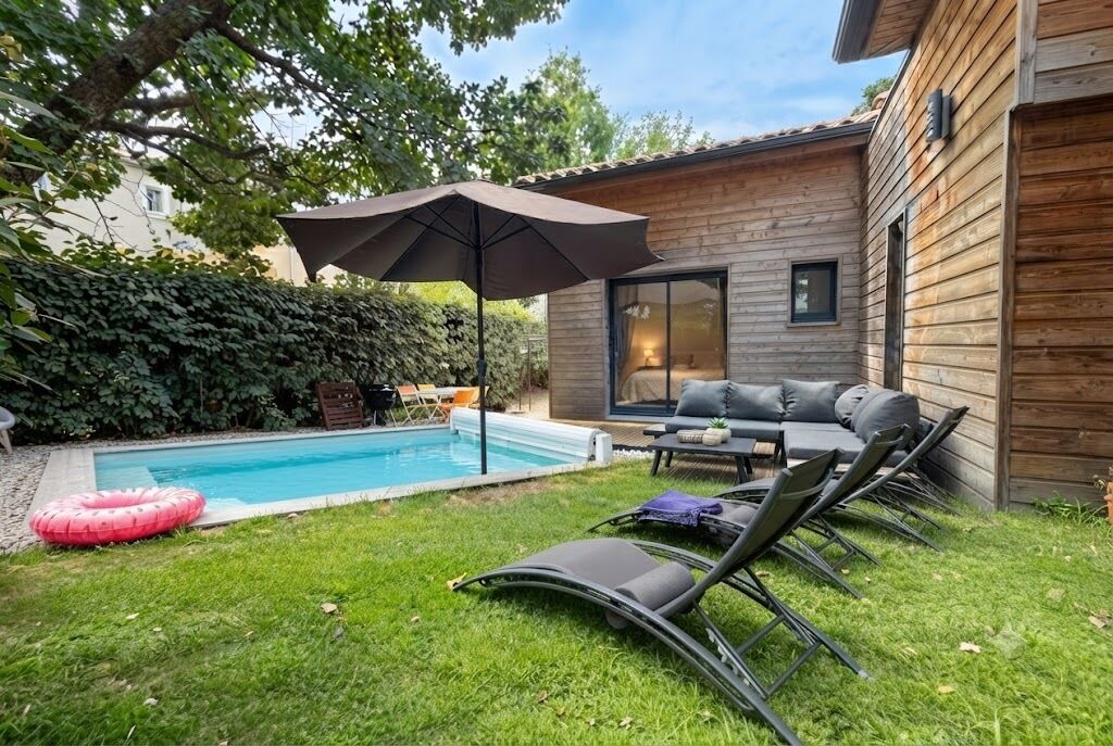 7 indoor pools, 7 outdoor pools