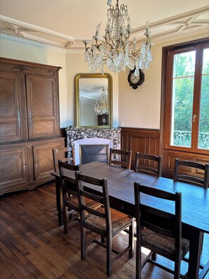 Dining - Argonne Guesthouse (Dombasle-en-Argonne)