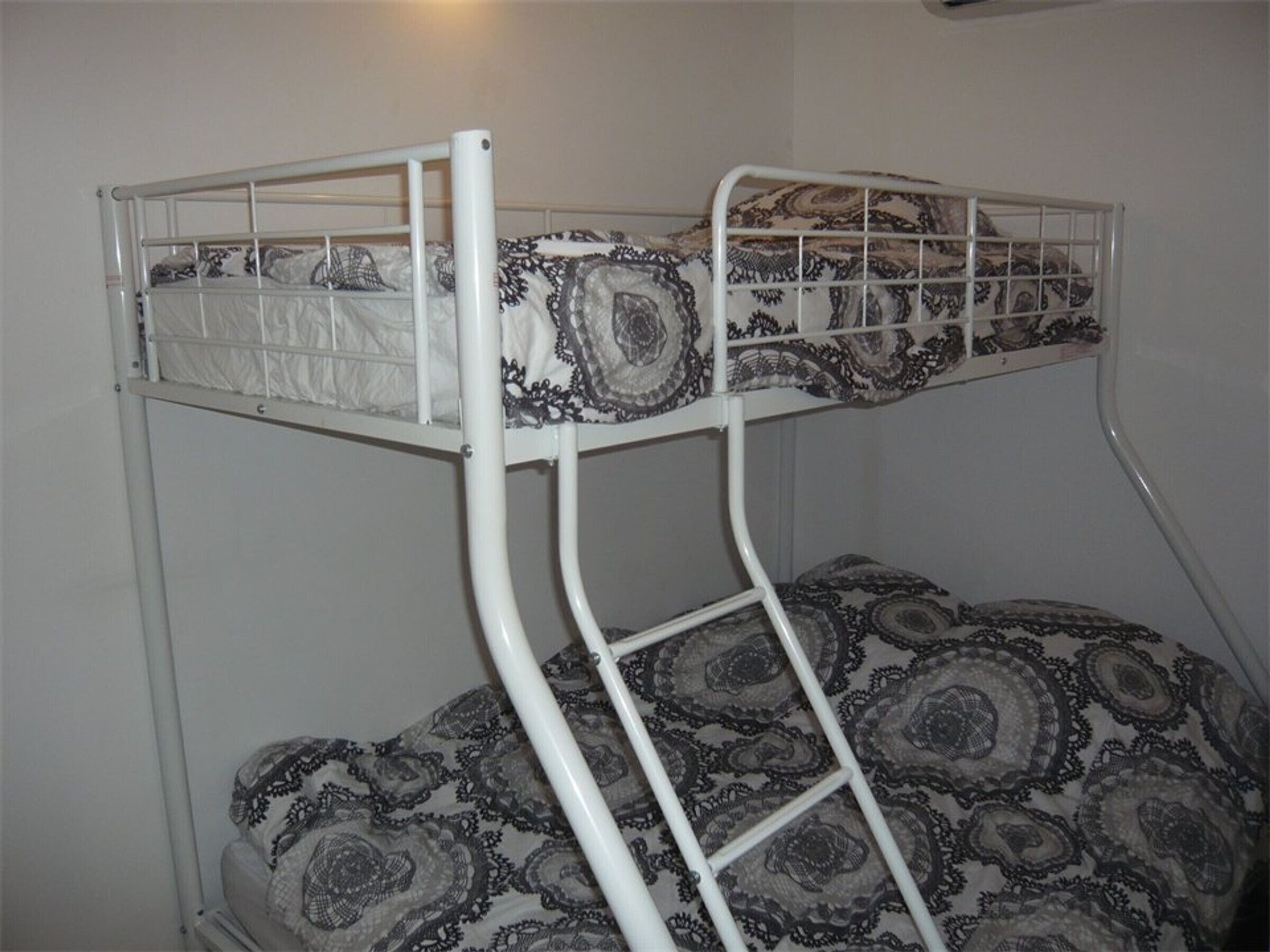 2 bedrooms