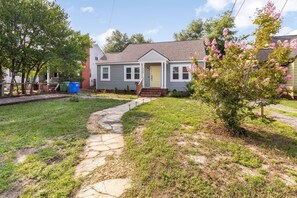 Exterior - NEW! Sunny Bs - Sunset Park (Wilmington)