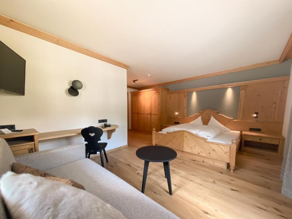 Doppelzimmer, Balkon, Bergblick
