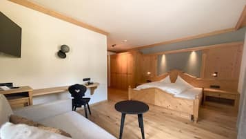 Doppelzimmer, Balkon, Bergblick