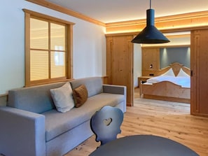 Double Room, Balcony, Mountain View | Interior - Hotel Gertraud (Stelvio)