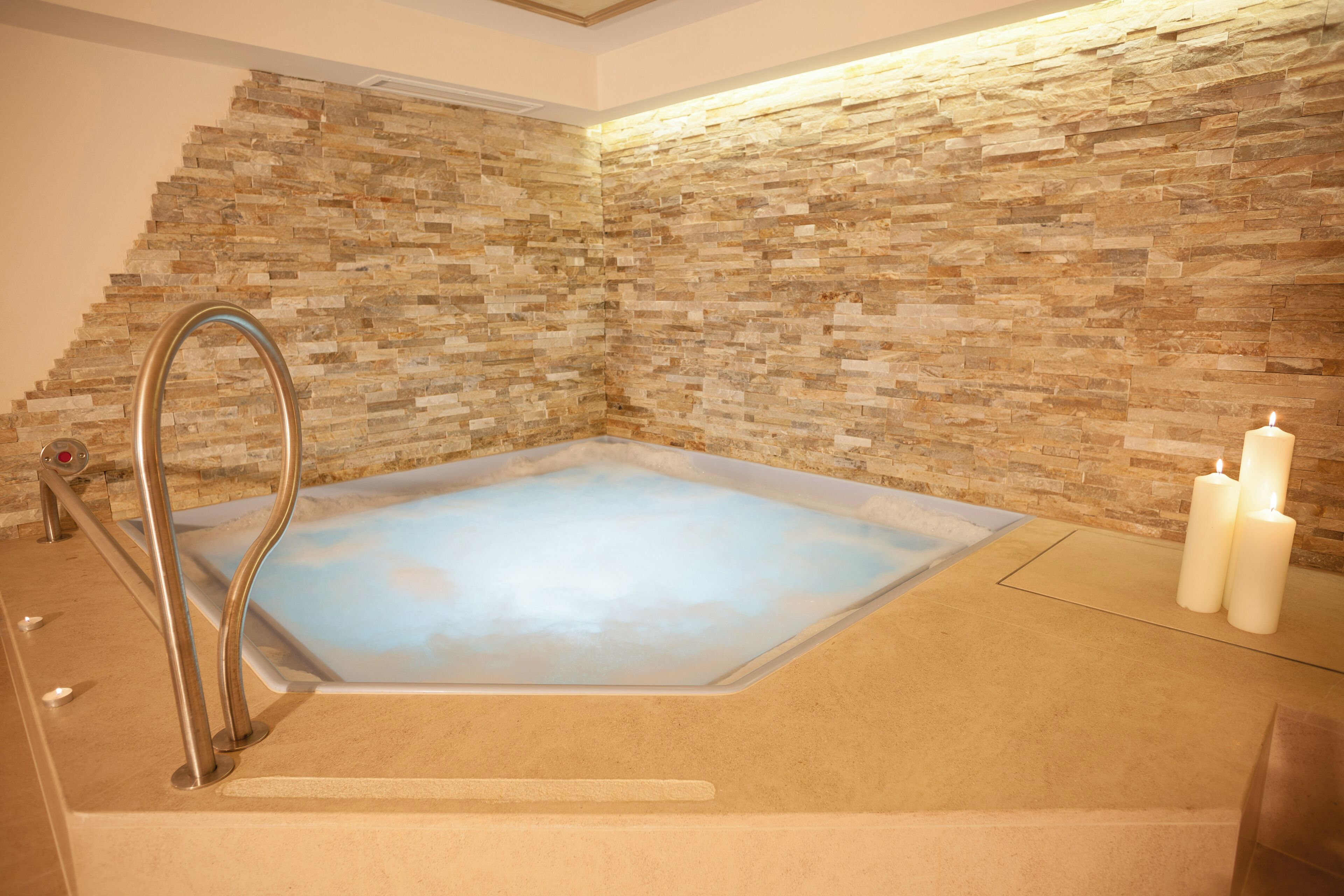 Bañera de hidromasaje interior