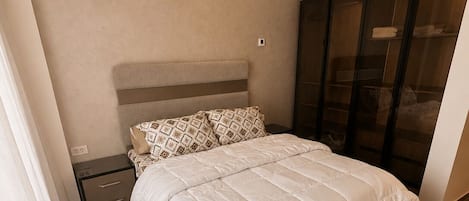 2 bedrooms, iron/ironing board, free WiFi, bed sheets
