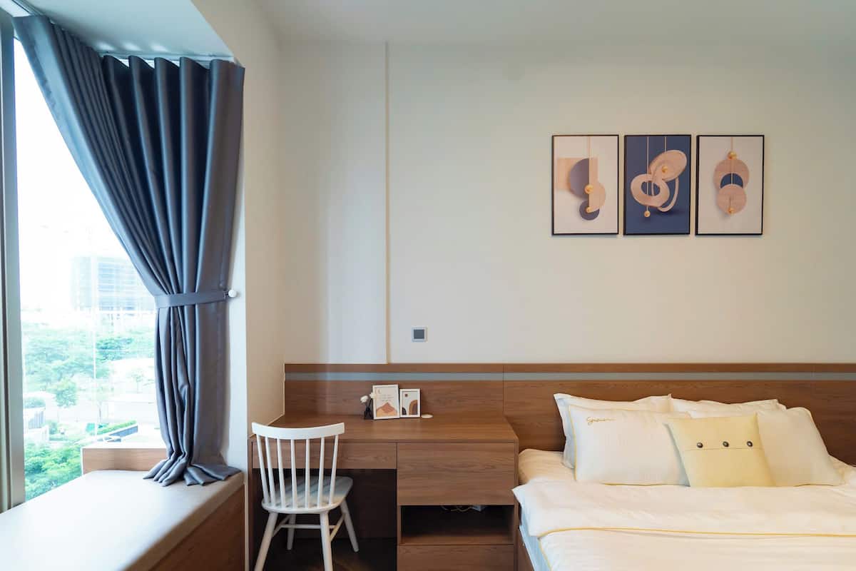 Deluxe Apartment, 2 Bedrooms | Blackout curtains, free WiFi