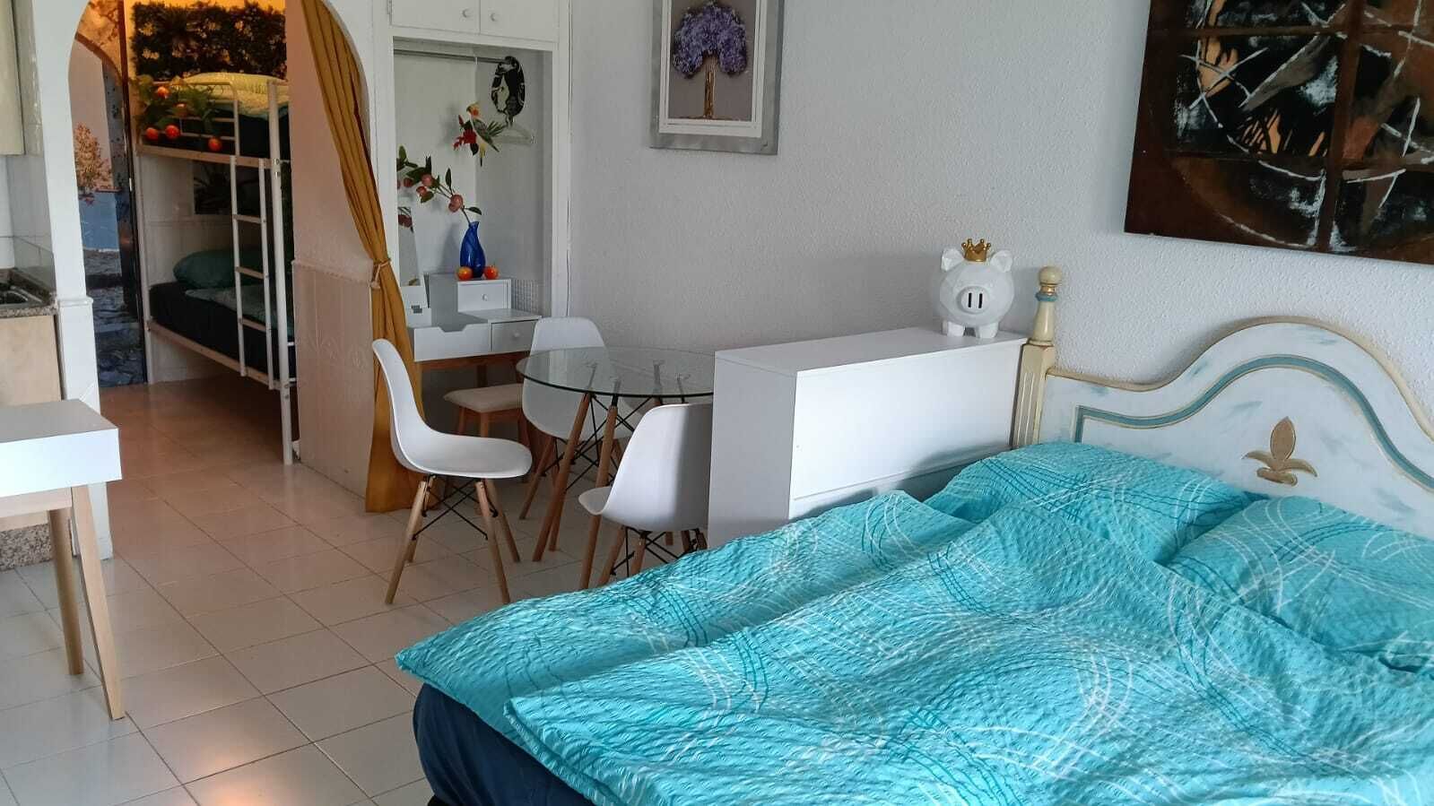 1 dormitorio y ropa de cama
