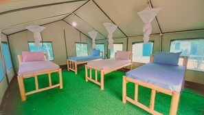 Barraca família, sacada, vista para o jardim | Spa