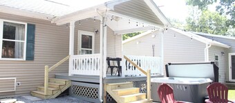 Clairmonte Cottage-Steps to Honeoye Lake/Hot Tub/Firepit/Dog &Kid Friendly/Kayak