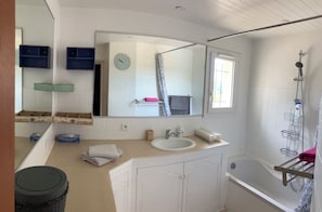 Bathroom - Vrbo Property (Allex)