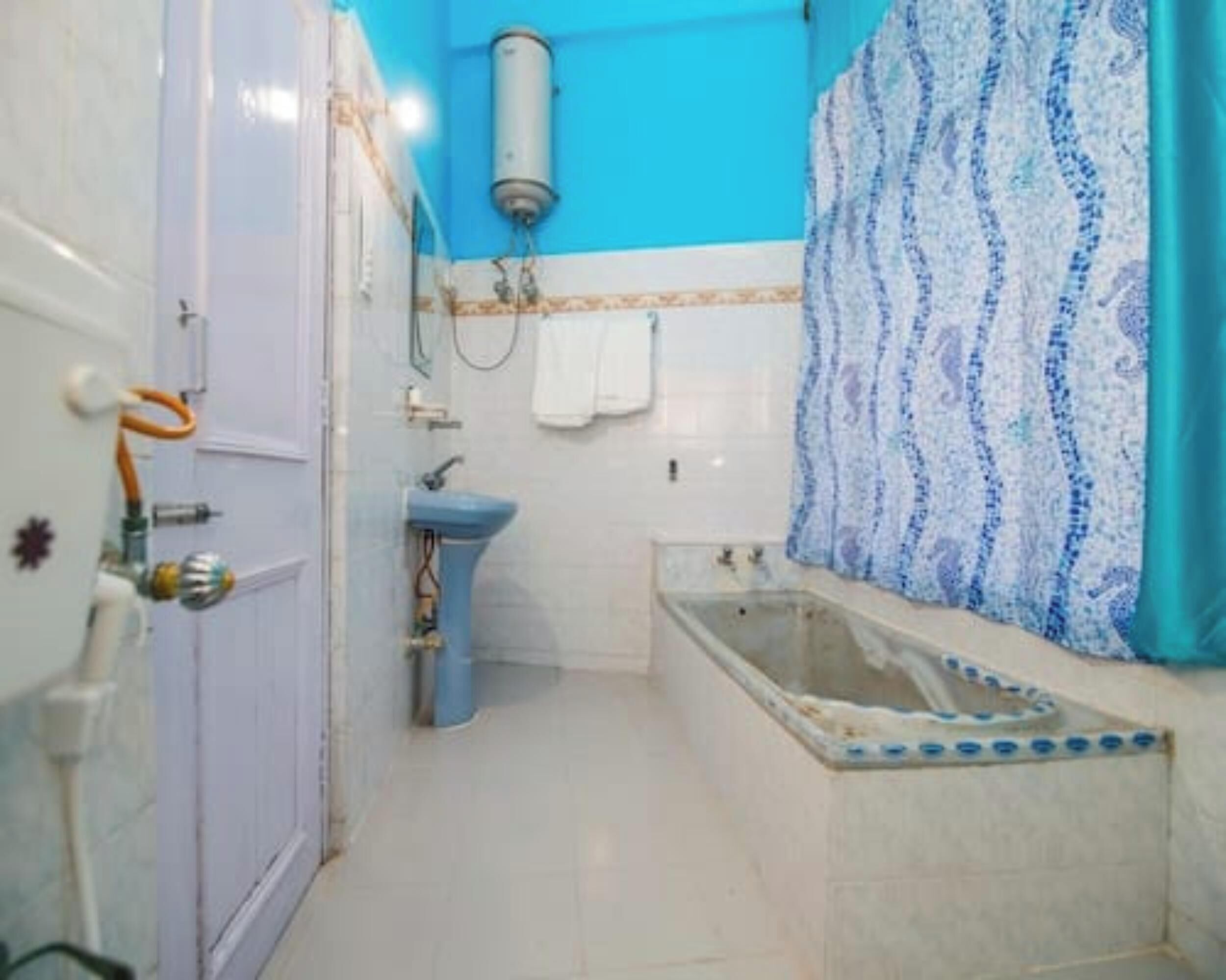 Douche, articles de toilette gratuits, serviettes fournies