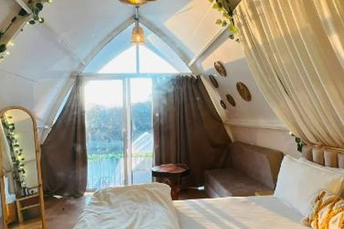 Superior Tent, Lake View | Laptop workspace