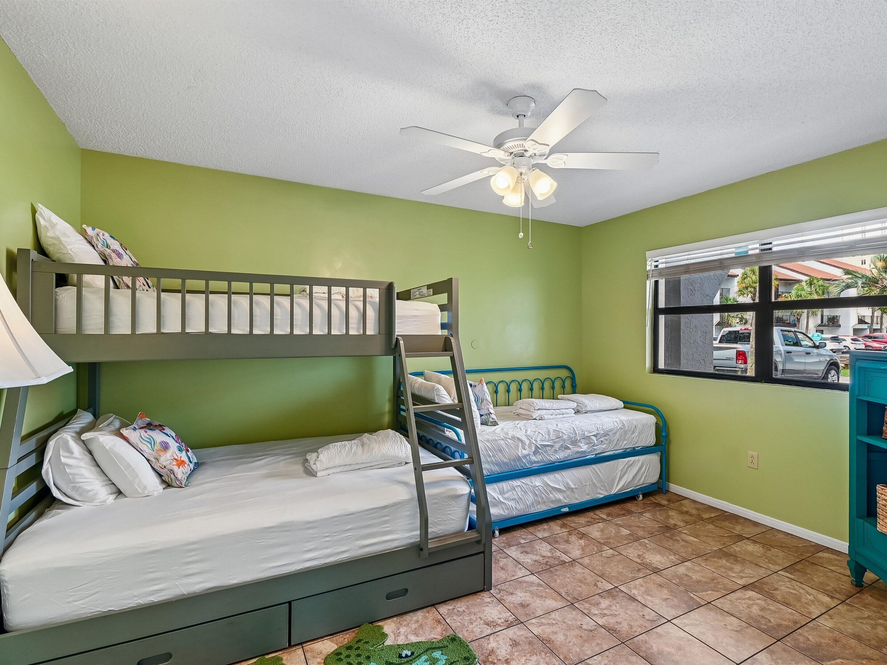 3 Schlafzimmer, Bügeleisen/Bügelbrett, WLAN, Bettwäsche