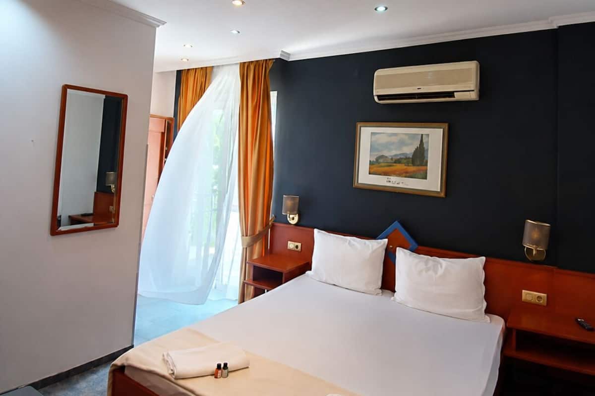 Luxury Double Room Single Use, Sea View | Desk, laptop workspace, iron/ironing board (on request)
