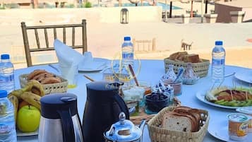 Free daily buffet breakfast