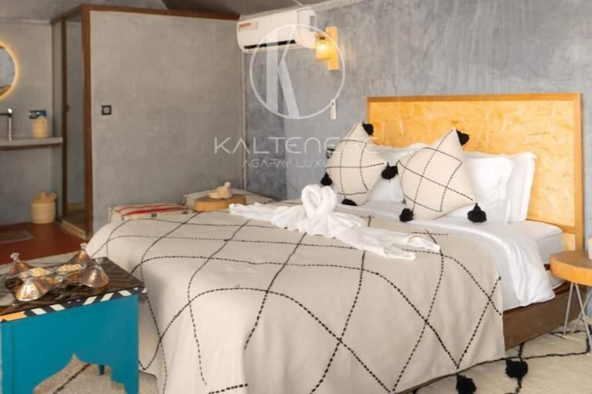 Habitación Confort con 1 cama matrimonial o 2 individuales, patio, vista a la montaña