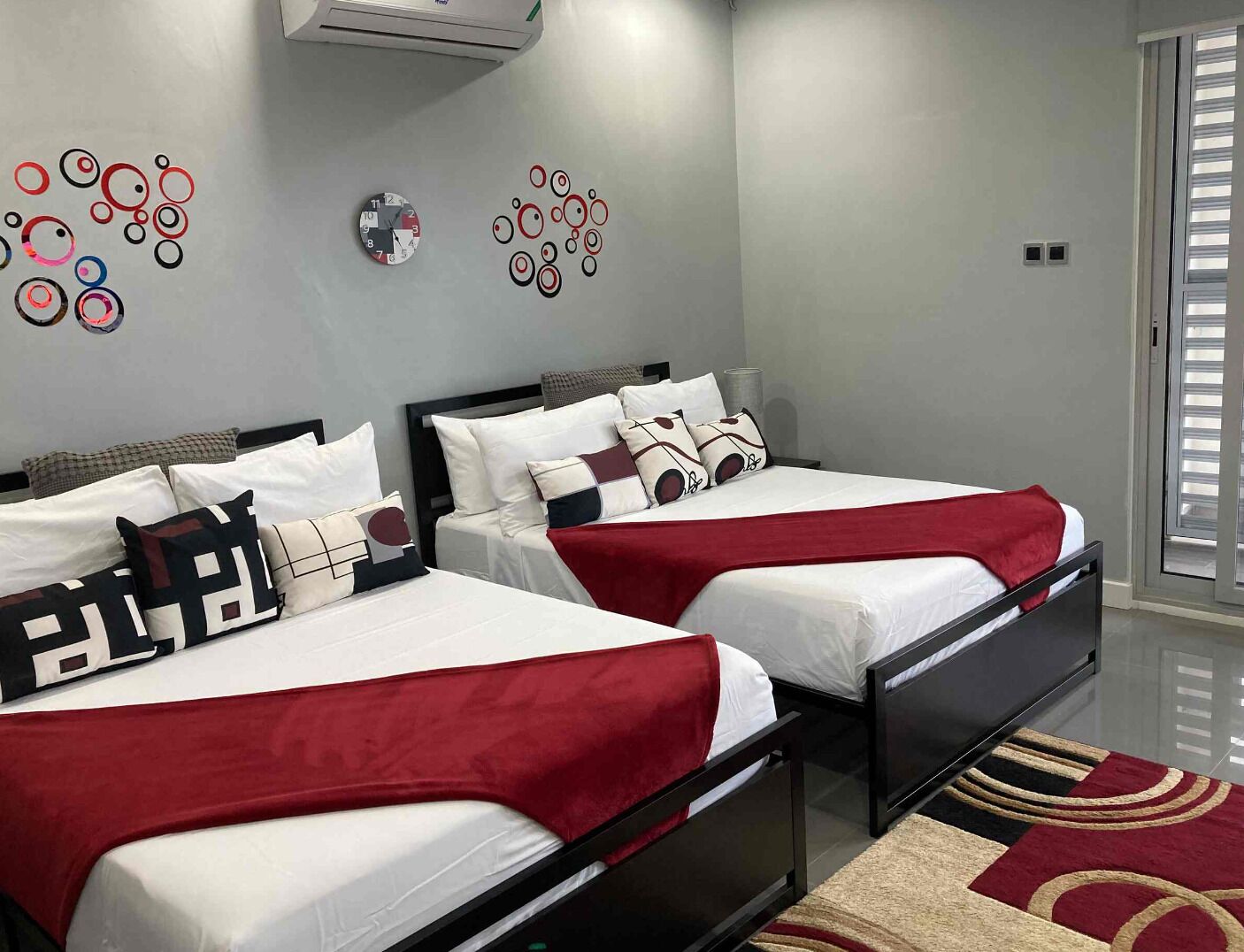 Appartement, balcon, vue sur la mer | Fer et planche à repasser, accès au Wi-Fi (inclus)