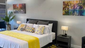 Apartamento, balcón, vistas al mar | Tabla de planchar con plancha y wifi gratis