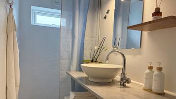 Dusche, Handtücher, Seife, Shampoo