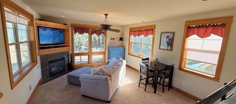 The Hideout at Eagle Crest Resort with a Private Hot Tub and Walking Distance to Lakeside Sport Center Pool, multiple living spaces, kids nook, sleeps 7.
