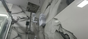 Shower, hair dryer, towels, soap - The Homeland Residence (Blackpool)
